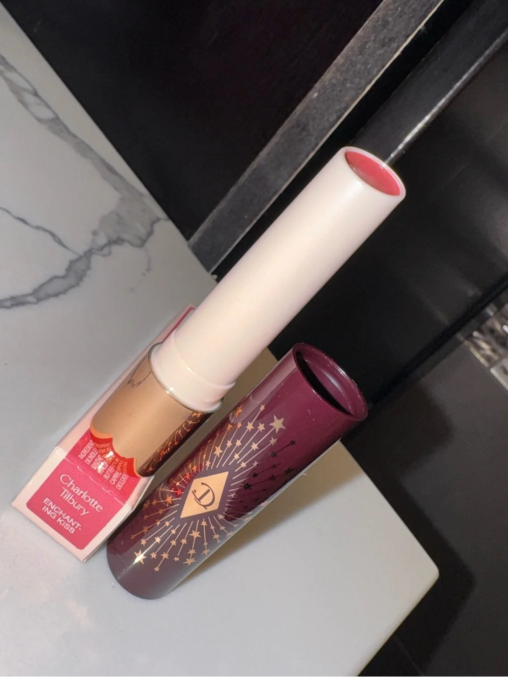 Charlotte Tilbury Hyaluronic Happikiss Colour Balm – Enchanting Kiss